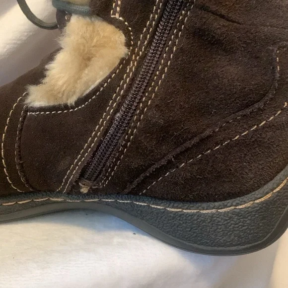 St. John’s Bay Brown fall/winter boots - Picture 7 of 11